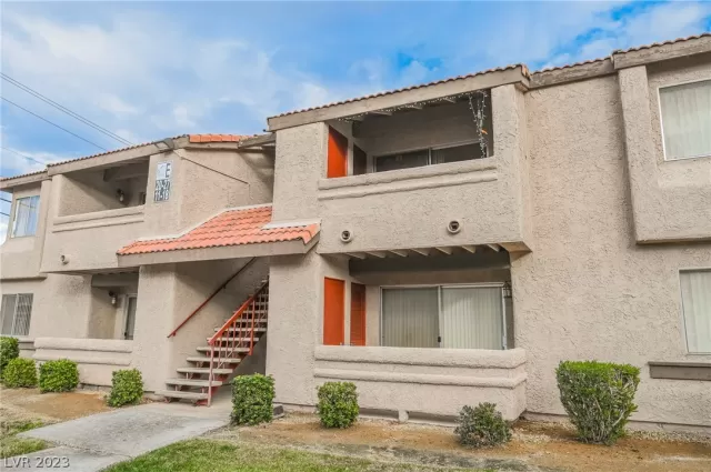 MLS: 2466910 Condo For Sale