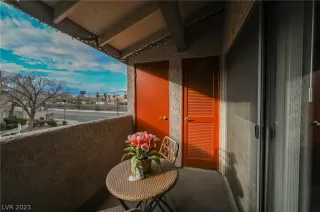 Photo #3: 2466910 Listing 