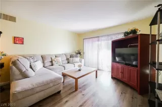 Photo #5: 2466910 Listing 