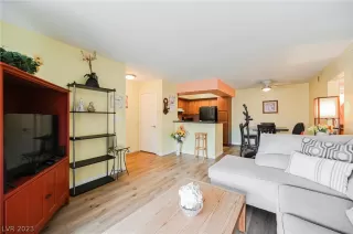 Photo #6: 2466910 Listing 