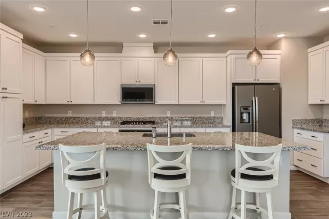 MLS: 2466932 Condo For Sale