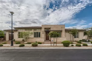 Photo #1: 2466932 Listing 