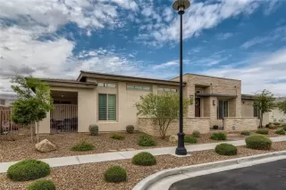 Photo #2: 2466932 Listing 