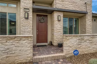 Photo #3: 2466932 Listing 