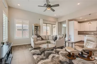 Photo #6: 2466932 Listing 