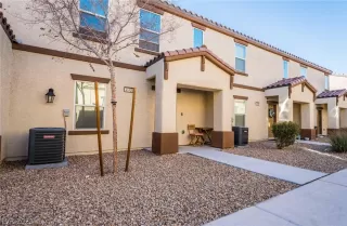 Photo #1: 2466945 Listing