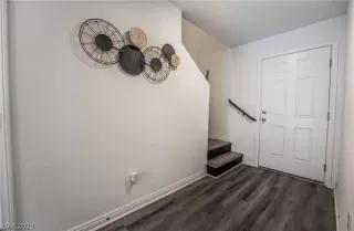 Photo #3: 2466945 Listing