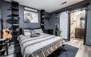 Photo #6: 2466945 Listing