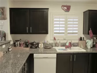 Photo #5: 2466947 Listing 