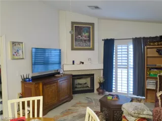 Photo #6: 2466947 Listing 