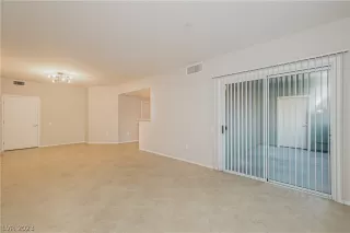 Photo #2: 2466955 Listing 