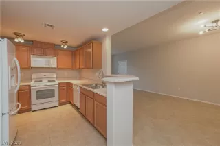 Photo #6: 2466955 Listing 