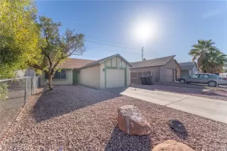 Photo #4: 2466976 Listing 