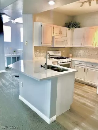 Photo #2: 2466980 Listing 