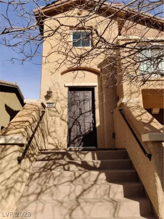 Photo #1: 2466987 Listing 