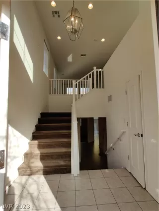 Photo #2: 2466987 Listing 