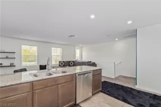 Photo #1: 2467012 Listing 