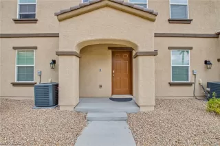 Photo #3: 2467012 Listing 