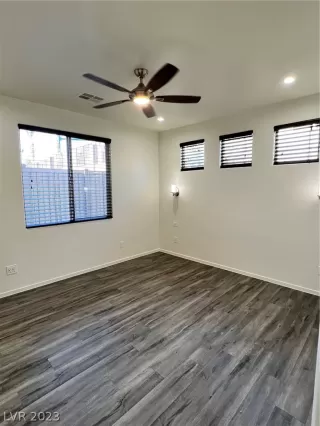 Photo #3: 2467023 Listing 