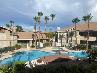 Photo #4: 2467049 Listing 