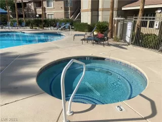 Photo #5: 2467049 Listing 