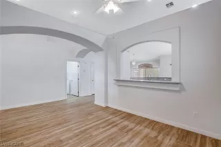 Photo #6: 2467082 Listing