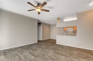 Photo #3: 2467113 Listing