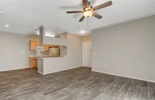 Photo #4: 2467113 Listing