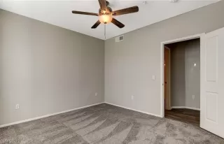 Photo #6: 2467113 Listing