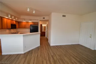 Photo #4: 2467122 Listing 