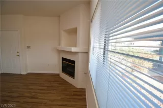 Photo #5: 2467122 Listing 