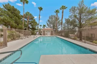 Photo #1: 2467136 Listing 