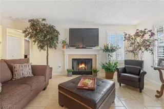 Photo #2: 2467136 Listing 