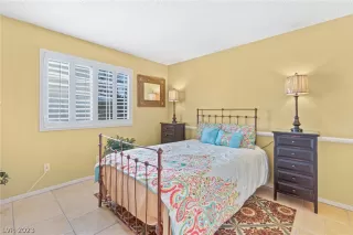 Photo #4: 2467136 Listing 