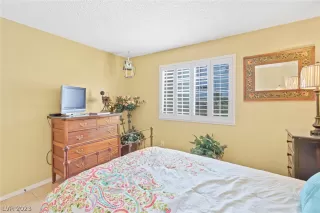 Photo #5: 2467136 Listing 