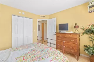 Photo #6: 2467136 Listing 