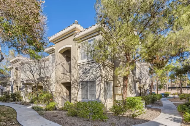 MLS: 2467151 Condo For Sale