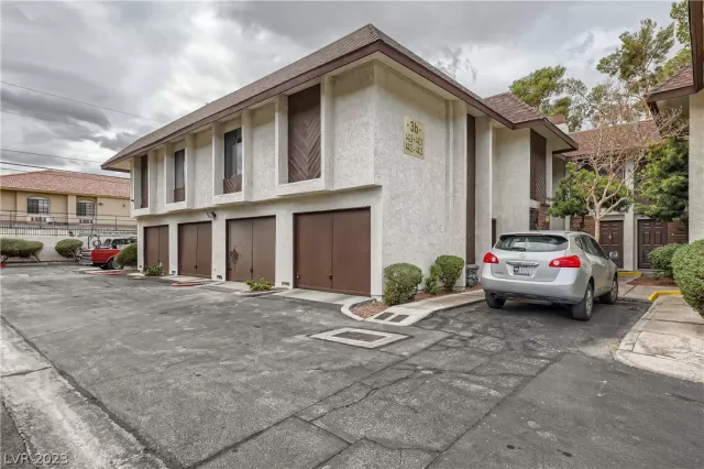 MLS: 2467162 Condo For Sale