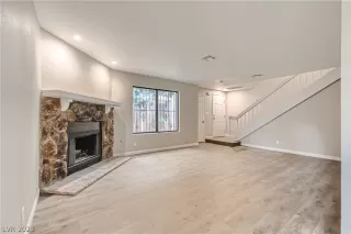 Photo #3: 2467162 Listing