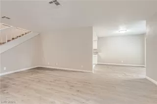 Photo #4: 2467162 Listing