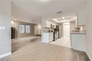 Photo #5: 2467162 Listing