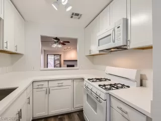 Photo #3: 2467169 Listing 