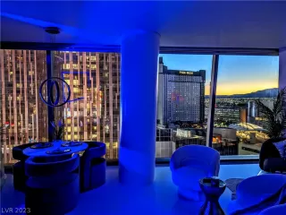 Photo #3: 2467173 Listing