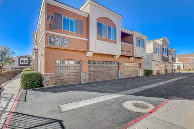 MLS: 2467174 Condo For Sale