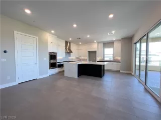 Photo #3: 2467175 Listing 