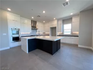 Photo #4: 2467175 Listing 