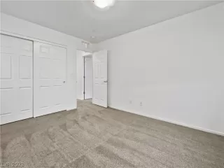 Photo #2: 2467185 Listing