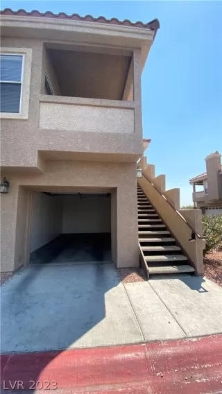 Photo #5: 2467208 Listing 