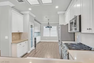 Photo #5: 2467221 Listing 