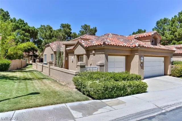 MLS: 2467250 Condo For Sale